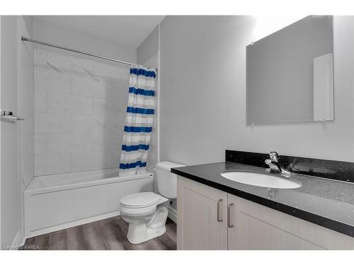 406-501 Frontenac Street, Kingston, ON - Indoor Photo Showing Bathroom