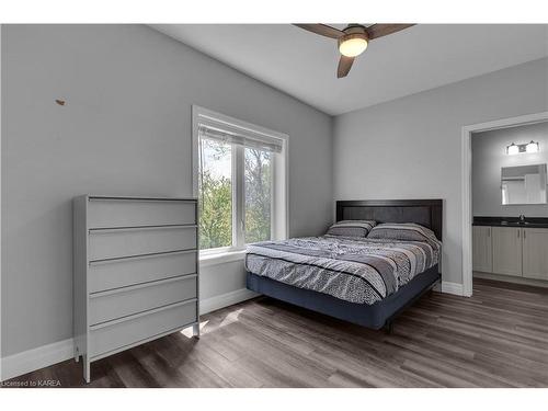 406-501 Frontenac Street, Kingston, ON - Indoor Photo Showing Bedroom