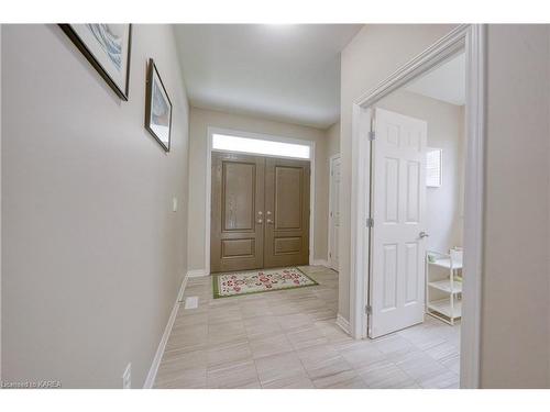 621 Halloway Drive, Kingston, ON - Indoor Photo Showing Other Room