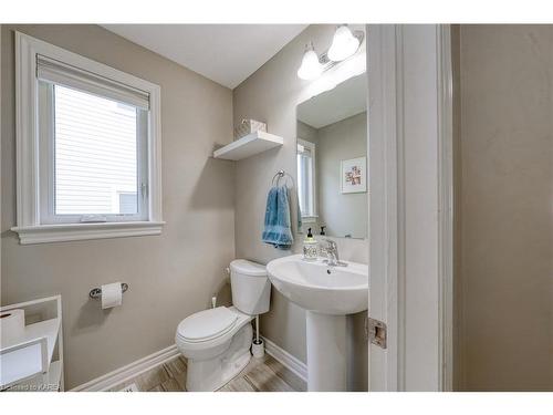 621 Halloway Drive, Kingston, ON - Indoor Photo Showing Bathroom