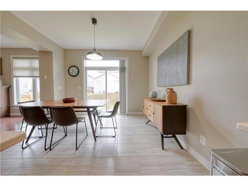 621 Halloway Drive, Kingston, ON - Indoor Photo Showing Dining Room