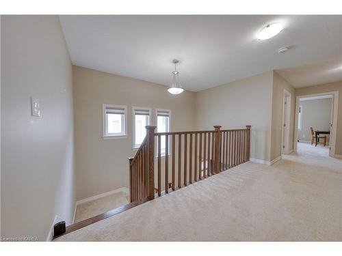 621 Halloway Drive, Kingston, ON - Indoor Photo Showing Other Room