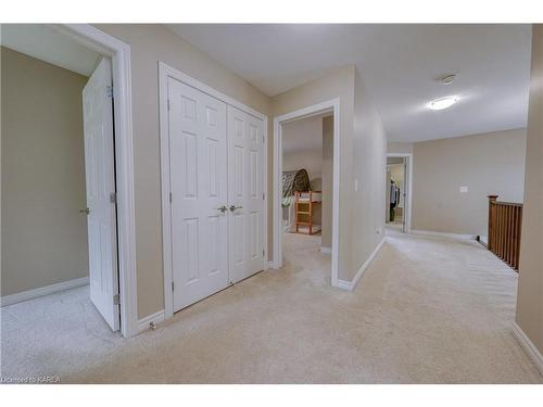 621 Halloway Drive, Kingston, ON - Indoor Photo Showing Other Room