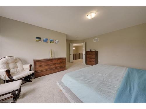 621 Halloway Drive, Kingston, ON - Indoor Photo Showing Bedroom