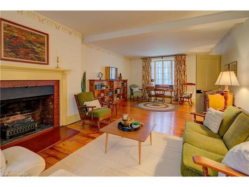 162 Mowat Avenue, Kingston, ON - Indoor Photo Showing Living Room With Fireplace