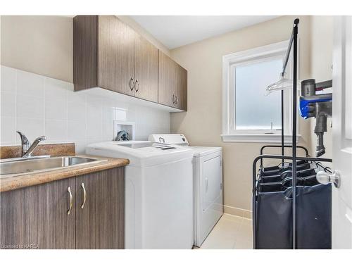 1104 Escala Crescent, Kingston, ON - Indoor Photo Showing Laundry Room