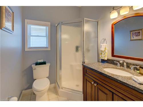 351 Emerald Street, Kingston, ON - Indoor Photo Showing Bathroom