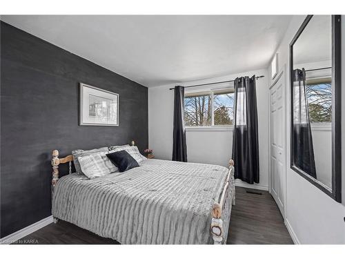 99 Queen Mary Road, Kingston, ON - Indoor Photo Showing Bedroom