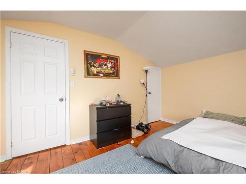 240 Wellington Street, Kingston, ON - Indoor Photo Showing Bedroom