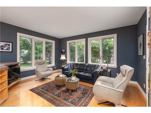 35 Riverside Drive, Kingston, ON - Indoor Photo Showing Living Room