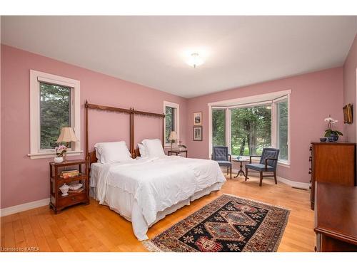 35 Riverside Drive, Kingston, ON - Indoor Photo Showing Bedroom