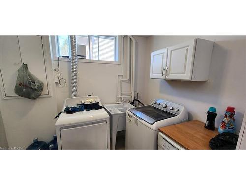 876 Beaconhill Court, Kingston, ON - Indoor Photo Showing Laundry Room