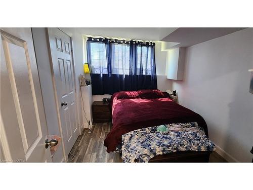 876 Beaconhill Court, Kingston, ON - Indoor Photo Showing Bedroom