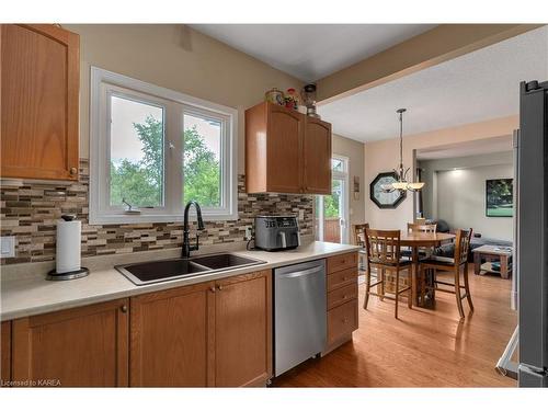 500 Weston Crescent, Kingston, ON - Indoor Photo Showing Kitchen With Double Sink