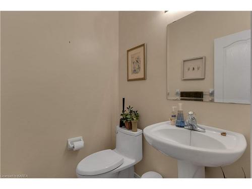 500 Weston Crescent, Kingston, ON - Indoor Photo Showing Bathroom