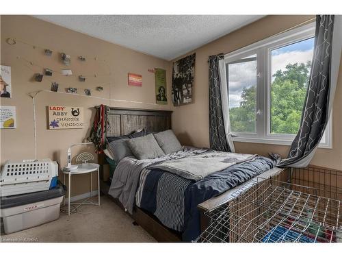 500 Weston Crescent, Kingston, ON - Indoor Photo Showing Bedroom