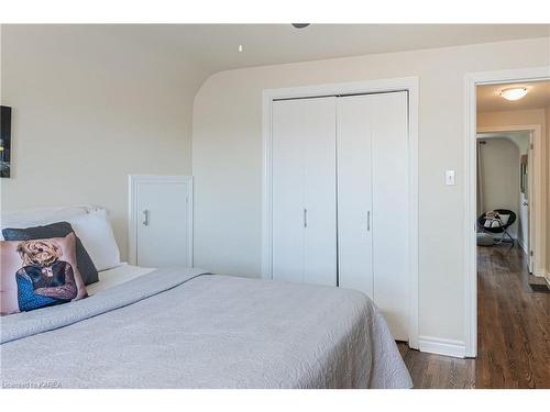 129 Wiley Street, Kingston, ON - Indoor Photo Showing Bedroom