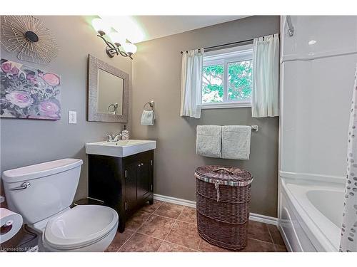 129 Wiley Street, Kingston, ON - Indoor Photo Showing Bathroom