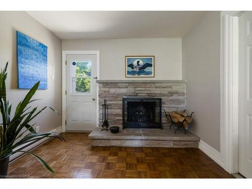 671 Sussex Boulevard, Kingston, ON - Indoor Photo Showing Living Room With Fireplace