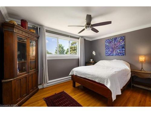 671 Sussex Boulevard, Kingston, ON - Indoor Photo Showing Bedroom