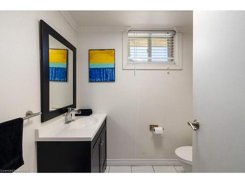 671 Sussex Boulevard, Kingston, ON - Indoor Photo Showing Bathroom