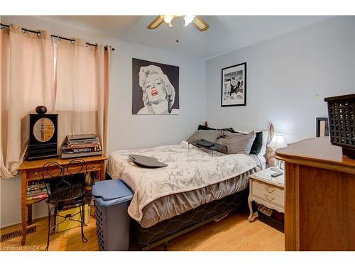 370 Renda Street, Kingston, ON - Indoor Photo Showing Bedroom