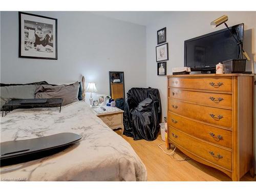 370 Renda Street, Kingston, ON - Indoor Photo Showing Bedroom