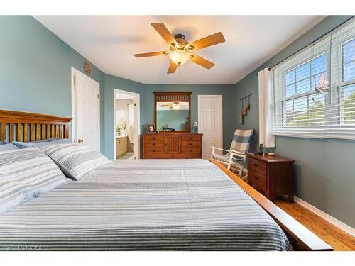 1079 Acadia Drive, Kingston, ON - Indoor Photo Showing Bedroom