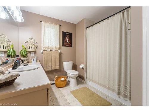 1079 Acadia Drive, Kingston, ON - Indoor Photo Showing Bathroom