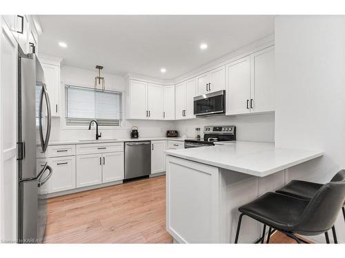 498 Evangeline Avenue, Kingston, ON - Indoor Photo Showing Kitchen With Upgraded Kitchen