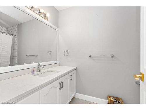 498 Evangeline Avenue, Kingston, ON - Indoor Photo Showing Kitchen