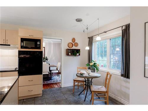 196 Country Club Drive, Kingston, ON - Indoor Photo Showing Kitchen