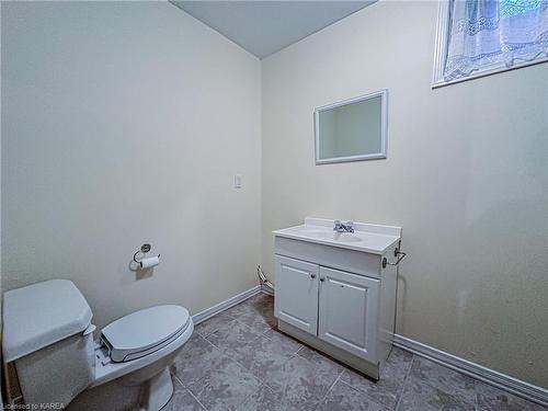 196 Country Club Drive, Kingston, ON - Indoor Photo Showing Bathroom