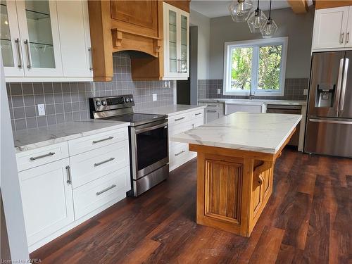 3850 South Shore Road, Stella, ON - Indoor Photo Showing Kitchen