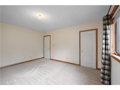 40 Concession Street S, Tamworth, ON - Indoor Photo Showing Other Room