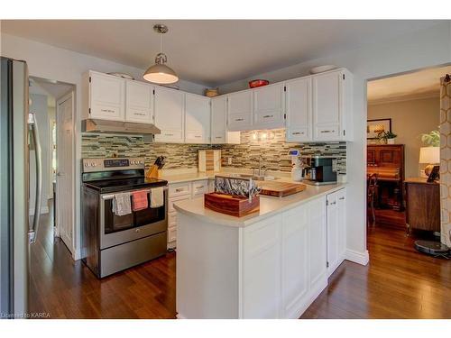 1058 Pembridge Crescent, Kingston, ON - Indoor Photo Showing Kitchen