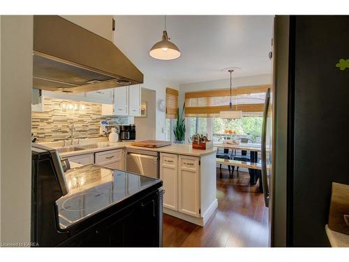 1058 Pembridge Crescent, Kingston, ON - Indoor Photo Showing Kitchen