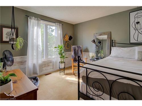 1058 Pembridge Crescent, Kingston, ON - Indoor Photo Showing Bedroom