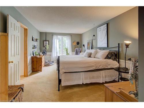 1058 Pembridge Crescent, Kingston, ON - Indoor Photo Showing Bedroom