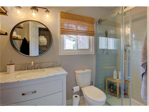 1058 Pembridge Crescent, Kingston, ON - Indoor Photo Showing Bathroom