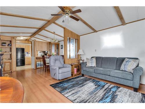 7 Cedar Street, Greater Napanee, ON - Indoor Photo Showing Living Room