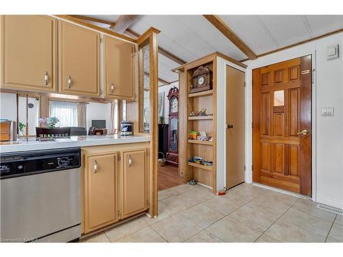 7 Cedar Street, Greater Napanee, ON - Indoor Photo Showing Kitchen