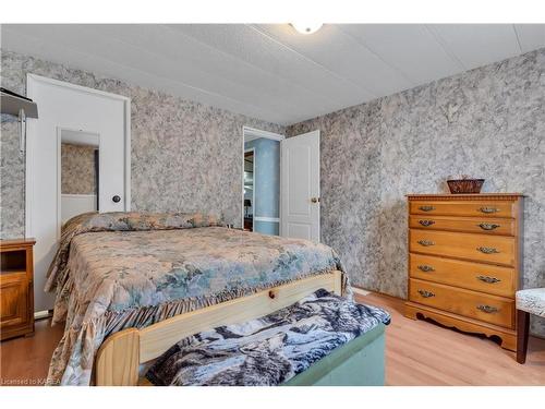 7 Cedar Street, Greater Napanee, ON - Indoor Photo Showing Bedroom