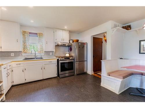 21C Highway 95, Wolfe Island, ON - Indoor Photo Showing Kitchen