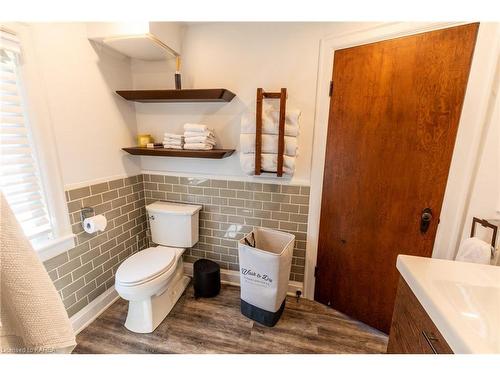 21C Highway 95, Wolfe Island, ON - Indoor Photo Showing Bathroom