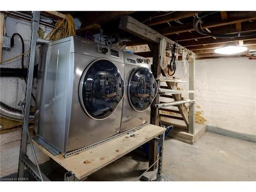 21C Highway 95, Wolfe Island, ON - Indoor Photo Showing Laundry Room