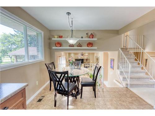 625 Laurier Boulevard, Brockville, ON - Indoor Photo Showing Dining Room