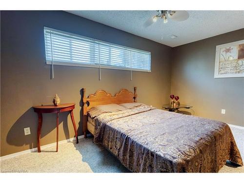 625 Laurier Boulevard, Brockville, ON - Indoor Photo Showing Bedroom