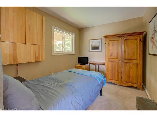 308C Henry Lane, Godfrey, ON - Indoor Photo Showing Bedroom