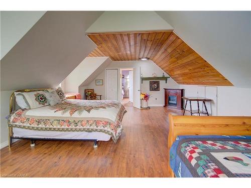 308C Henry Lane, Godfrey, ON - Indoor Photo Showing Bedroom